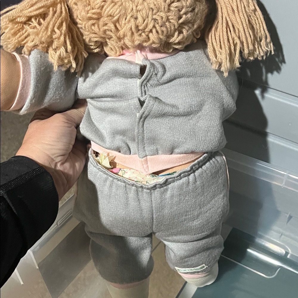 2 Cabbage Patch Kids Dolls with 5 extra sets of clothing - Picture 6 of 16